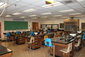 The setup of many current labs limits students' ability to 'learn through discovery'. Photo by Edgar Nye. 