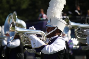 ‘Pride of the Mountains’ performs exhibition at Enka marching contest